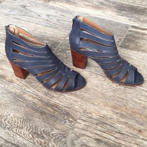 Steve Madden vendetta strappy wedges